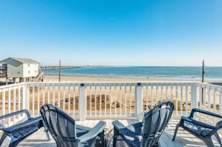 Oasis Beachfront Volleyball Court Sleeps 12 - 7