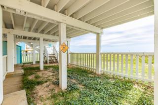 Ultimate Beachfront Large Deck Pet Paradise - 0