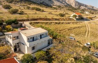 Cozy Apartment In Pag With Wifi - 1