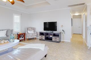 Prime Canal Front w/ Dock Outdoor Kitchen - 5