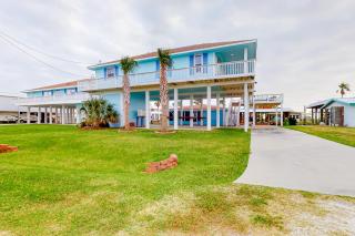 Prime Canal Front w/ Dock Outdoor Kitchen - 4