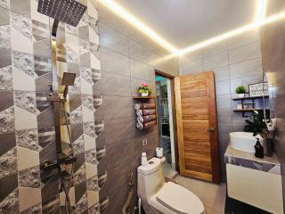 Tropical Oasis Aoyon Beach House - 8