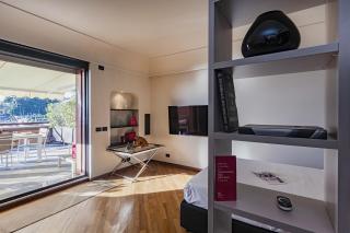 Beachfront Studio with Terrace by Wonderful Italy - 3