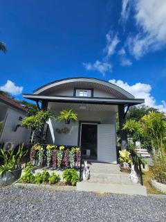 Tropical Oasis Aoyon Beach House - 6