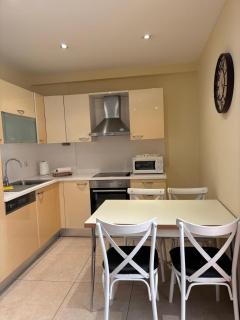 Taksim'de 2 yatak odalı daire, güvenlik, havuz, spa, otopark - 6