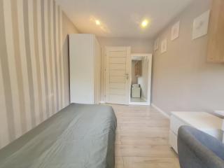 All-Season Retreat By Silesia Park 1 min to Shops, Tram to City in 9 Min - 2