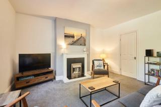 Host & Stay -The Captain's Loft - 1