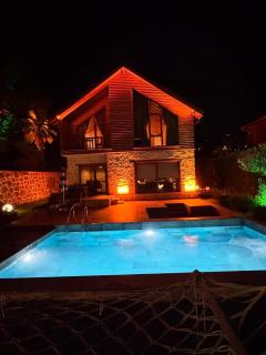 Real Love Villas - 2