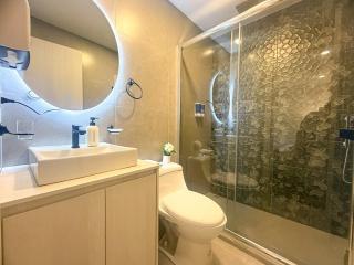 Nina Suite 6 min of Center Free parking - 3