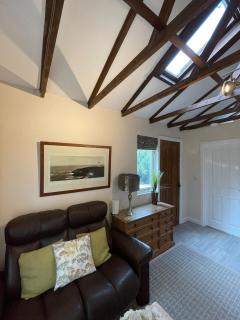 Woodland Cabin - Cotswold Way - Logs & Dogs - 0