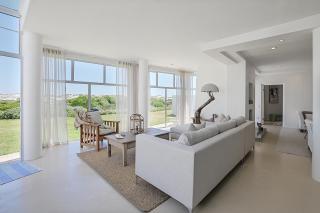 Beachfront, Sea Views, WiFi, Fireplace, 1-Min Walk - 9