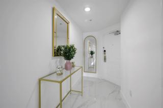 Stylish, classy Bayfront view apt, Walk to beach - 7