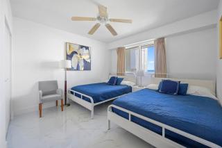 Stylish, classy Bayfront view apt, Walk to beach - 1