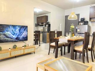 Cozy Studio with Balcony in Palawan Smart Lock, Near Airport, Netflix, Free Wifi - 8