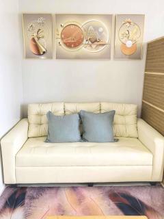 Cozy Studio with Balcony in Palawan Smart Lock, Near Airport, Netflix, Free Wifi - 2