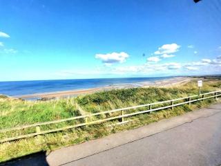 Ocean Nest-Beach Front - Lux- Sea View- 3-Bedroom Caravan- 8 Sleeps - 1