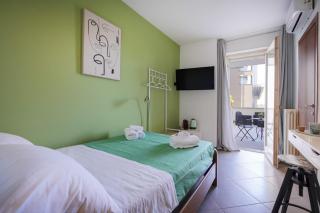 SkyGate Green Airport Terrace Suite - 0