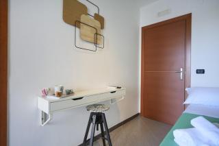 SkyGate Green Airport Terrace Suite - 9