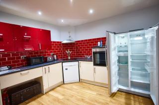 LENNON SUITE 4 Bedrooms, 4 Bathrooms - 4