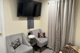 5 Bed House Sleeps 10 - Pool Garden Free Parking - 7