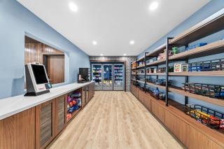 Everhome Suites Ontario - 1