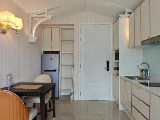 Grand Florida芭提雅带免费游泳池温泉桑拿浴和健身房瑜伽室私家海滩公寓E206 - 8