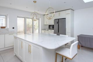 Spacious 4BR Home Garden & Office Space - 6