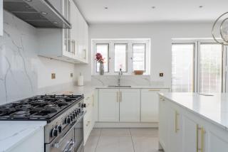 Spacious 4BR Home Garden & Office Space - 2