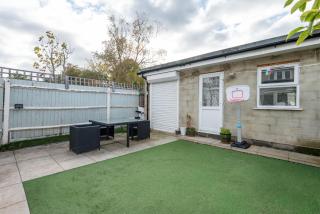 Spacious 4BR Home Garden & Office Space - 6