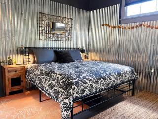 Eclectic New Orleans Getaway - 8