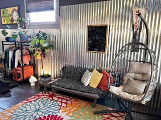 Eclectic New Orleans Getaway - 3