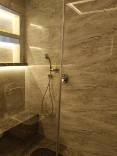 Comfy and stylish 2 bed rooms hotel apartment - 4