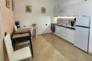 1 Bed Apartment Sleeps 2 with Tv WiFi & Parking - 1