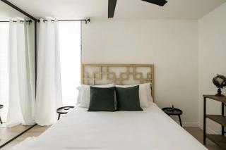 The Hillside Hideaway Mid Century Big Terrace - 3