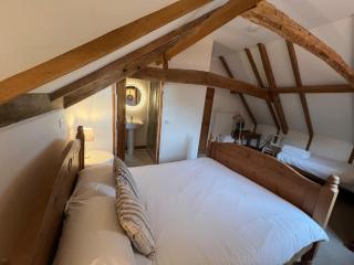 Luxury Barn with 3 ensuite Bedrooms Nr Southwold - 8