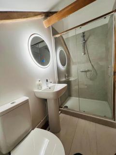 Luxury Barn with 3 ensuite Bedrooms Nr Southwold - 3