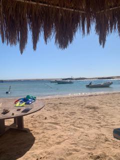 3-Bed Sleeps 6 with Sea View & Free Parking - 7