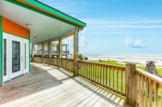 Stunning Beachfront Cargo Lift Fenced Yard - 7