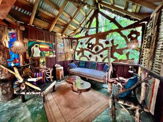 Fairytale Jungle Cottage by the Sea, Bocas - 4