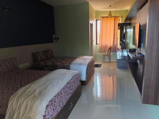 Gnanakshi ac events hall and rooms - 4