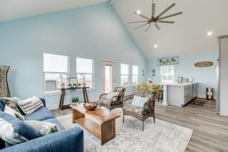 Prime Beachfront Large Deck Family Fun - 3