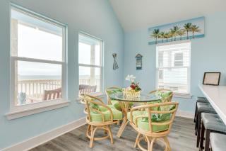 Prime Beachfront Large Deck Family Fun - 1