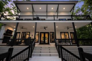 New Cabin Z Intimate Luxury HotTub-Arcade-Firepit - 0