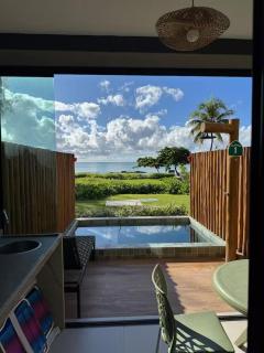 Flat Piscina Privativa à Beira Mar - 0