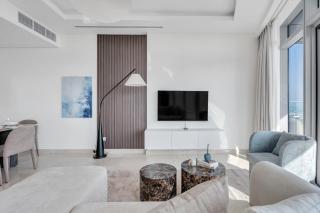 GuestReady - High-Floor 2BR | Canal and City View - 2
