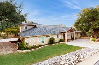 Getaway to Horseshoe Bay - 0