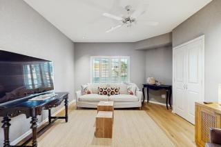 Getaway to Horseshoe Bay - 1