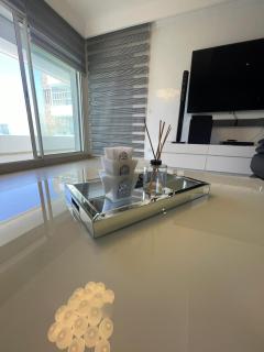 Luxury apartment with 3 pool views - 6