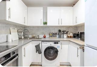 Cozy Flat in the Heart of the City - 2