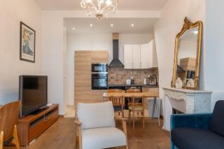Parisian Elegance - Refined 1BD in Le Marais - 1